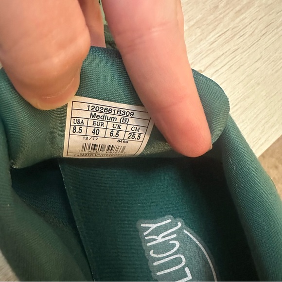 SOLD Brooks Launch 5 Run Lucky Running Shoes Shamrock Green St. Patrick’s - Picture 7 of 8